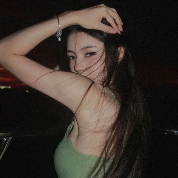 闪婚后小娇妻马甲捂不住了